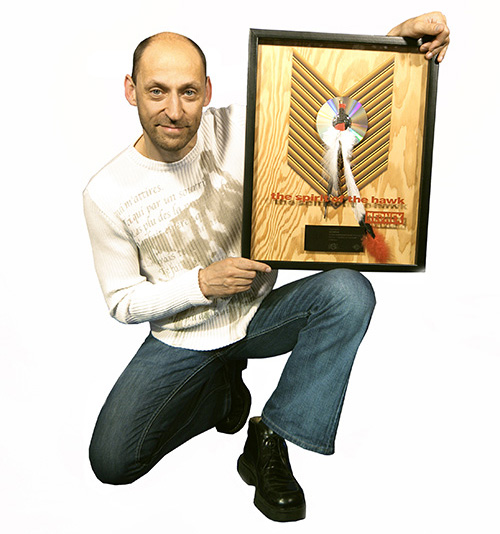 Platin für Spirtit Of The Hawk für mehr als 950.000 Singles